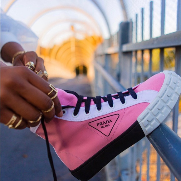 Meet your Posher, Mikal - Picture 5 of 5